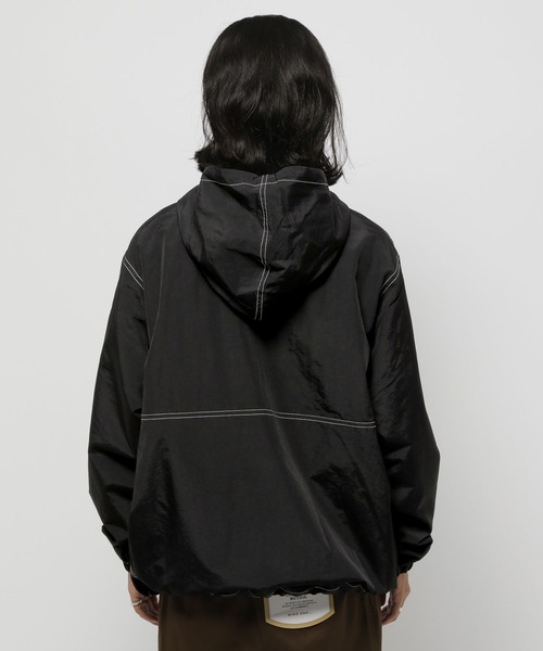 niko and...（ニコアンド）の「配色ステッチアノラックパーカー（マウンテンパーカー・メンズ・ブラック/グリーン・MEDIUM/LARGE）」の19枚目の写真