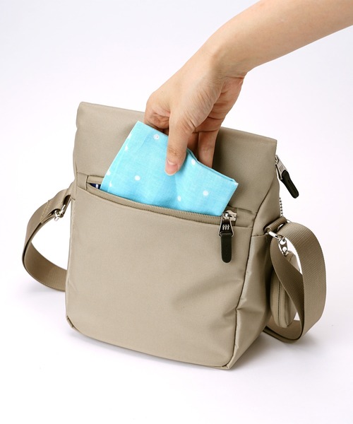 MOOMIN（ムーミン）の「【MOOMIN】(ムーミン) コンパクト ショルダーバッグ RMNK-01（ショルダーバッグ・レディース・ベージュ/レッド/グリーン/ブラック・ONE SIZE）」の18枚目の写真