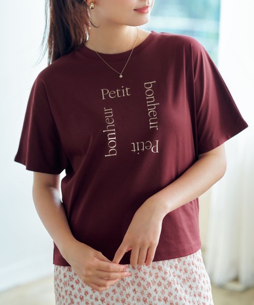 COHINA(コヒナ)の「クールタッチシャイニープリントT【低身長・小柄女性】(Tシャツ/カットソー・レディース・レッド/ホワイト/グレー・ONE SIZE)」の1枚目の写真