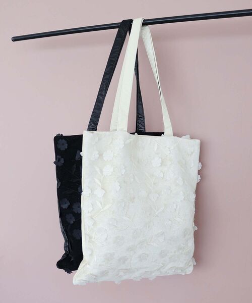 le.coeur blanc（ルクールブラン）の「チュールフラワーシンプルトート（トートバッグ・レディース・ブラック/アイボリー・FREE）」の3枚目の写真