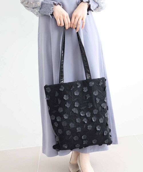 le.coeur blanc（ルクールブラン）の「チュールフラワーシンプルトート（トートバッグ・レディース・ブラック/アイボリー・FREE）」の11枚目の写真