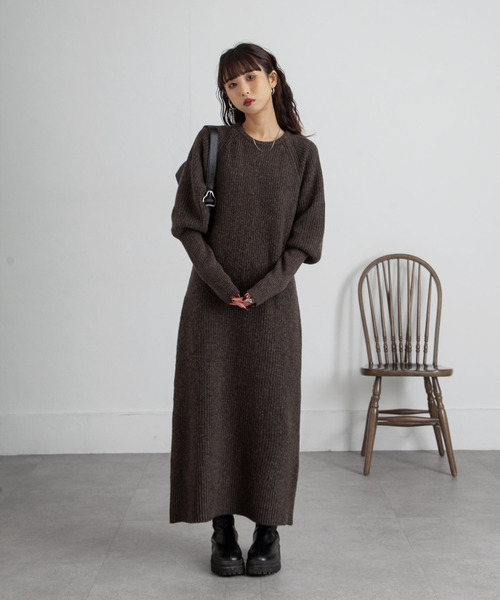 Chillfar(チルファー)の「ニットラグランワンピース(ワンピース・レディース・ブラウン/ネイビー/チャコール/アイボリー/ブラック・FREE)」の4枚目の写真