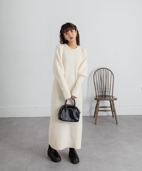 Chillfar(チルファー)の「ニットラグランワンピース(ワンピース・レディース・ブラウン/ネイビー/チャコール/アイボリー/ブラック・FREE)」の19枚目の写真