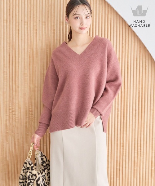 Andemiu(アンデミュウ)の「【洗える】CNラクーンコンVネックニット116860(ニット/セーター・レディース・ブラック/グリーン/ベージュ/ローズ/ブラウン/ピンク/イエロー・FREE)」の7枚目の写真