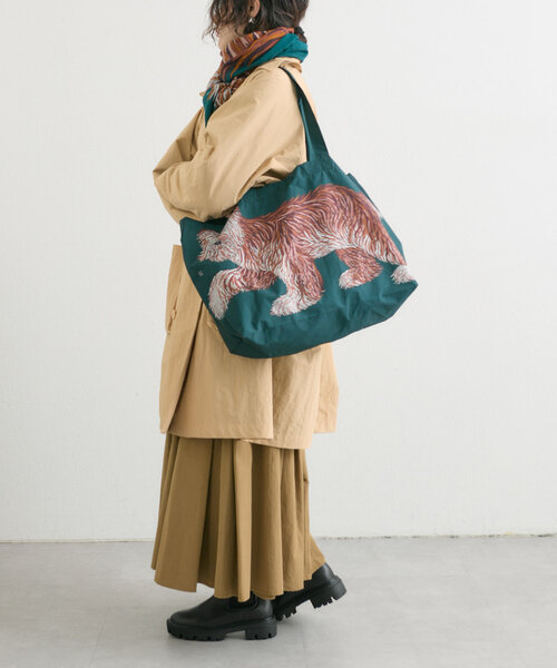 ear PAPILLONNER（イアパピヨネ）の「【INOUI EDITIONS】MAXI