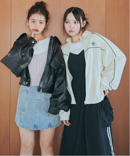 LOVETOXIC(ラブトキシック)の「合皮短丈ジャケット(ブルゾン・キッズ・ブラウン/ブラック・L/M/S)」の4枚目の写真