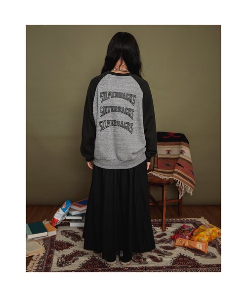 BREEZE(ブリーズ)の「【リンク・大人サイズ】カレッジトレーナー(スウェット・レディース・グレー/アイボリー・MEDIUM/LARGE)」の4枚目の写真