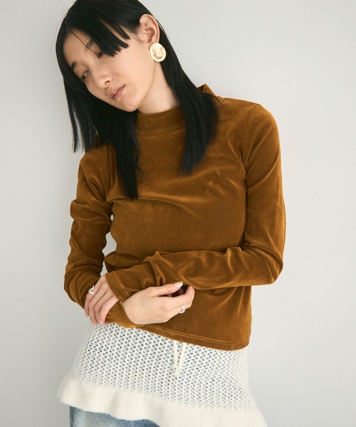 Lutim by u（ルチバイユー）の「Velour Mesh Back Drop Tops / ベロアメッシュバックドロップトップス（Tシャツ/カットソー・レディース・キャメル/ブラック/カーキ・FREE）」の3枚目の写真