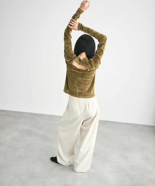 Lutim by u（ルチバイユー）の「Velour Mesh Back Drop Tops / ベロアメッシュバックドロップトップス（Tシャツ/カットソー・レディース・キャメル/ブラック/カーキ・FREE）」の6枚目の写真