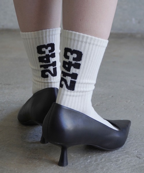 G.V.G.V.（ジーヴィージーヴィー）の「NUMBERING SOCKS（ソックス/靴下・レディース・ベージュ/ホワイト・M/L）」の2枚目の写真