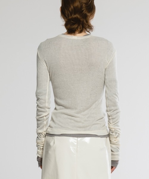 CINOH（チノ）の「テンセルカシミヤリブロングスリーブTシャツ（Tシャツ/カットソー・レディース・アイボリー系/チャコールグレー/レッド・38/36）」の12枚目の写真