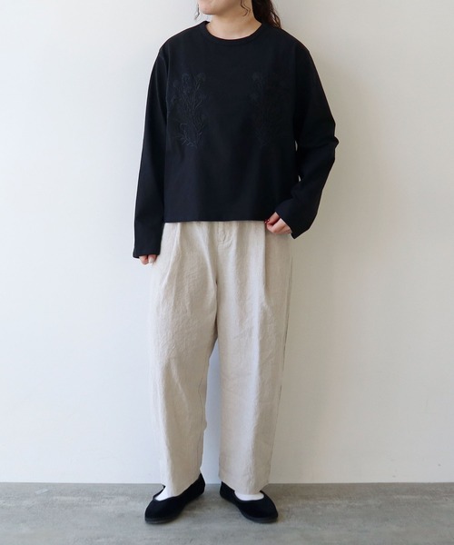 yuni(ユニ )の「ノバナ刺繍ロンT(Tシャツ/カットソー・レディース・ホワイト/ブラック・FREE)」の12枚目の写真