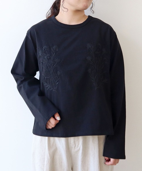 yuni(ユニ )の「ノバナ刺繍ロンT(Tシャツ/カットソー・レディース・ホワイト/ブラック・FREE)」の15枚目の写真