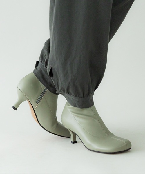 LE VERNIS（ル・ベルニ）の「LE VERNIS(ル・ベルニ)Round stretch short boots（ブーツ・レディース・カーキ/ブラック/ベージュ・23.5/23/24.5/24）」の10枚目の写真