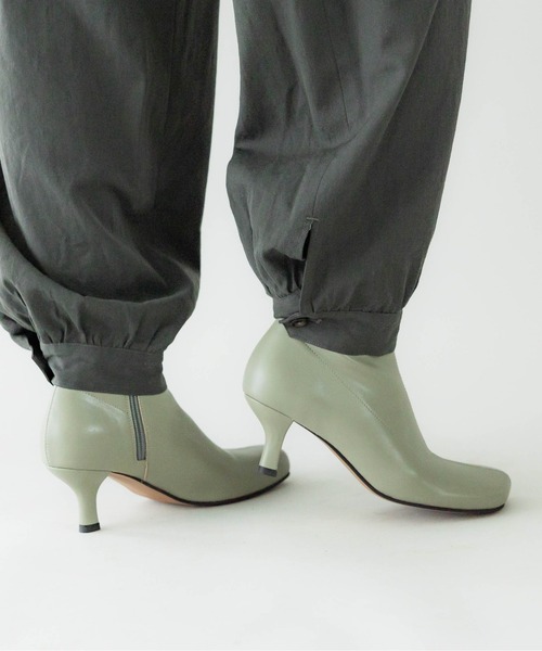 LE VERNIS（ル・ベルニ）の「LE VERNIS(ル・ベルニ)Round stretch short boots（ブーツ・レディース・カーキ/ブラック/ベージュ・23.5/23/24.5/24）」の9枚目の写真