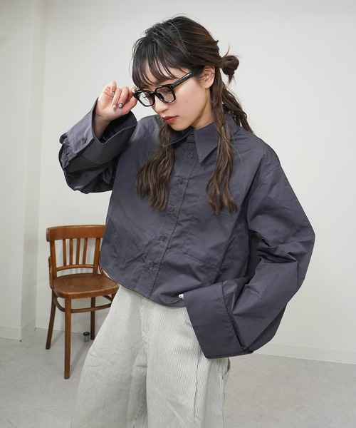 gossara(ゴサラ)の「【スタッフおすすめ】タフタクロップドシャツ(シャツ/ブラウス・レディース・チャコール/ブルー/アイボリー・MEDIUM)」の3枚目の写真