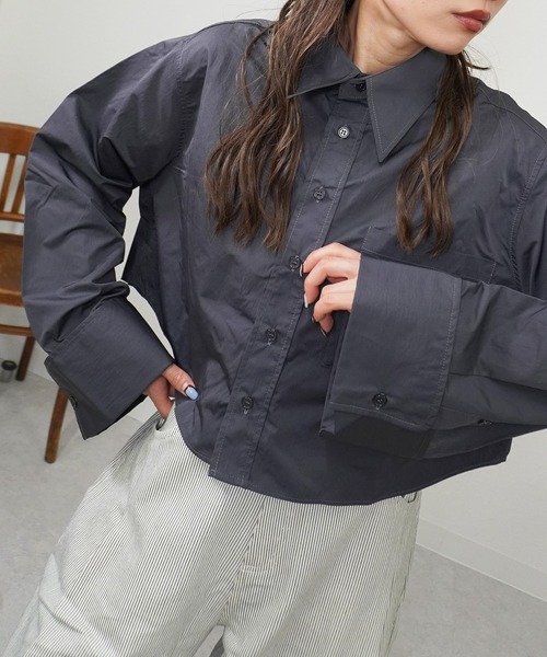 gossara(ゴサラ)の「【スタッフおすすめ】タフタクロップドシャツ(シャツ/ブラウス・レディース・チャコール/ブルー/アイボリー・MEDIUM)」の4枚目の写真