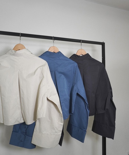 gossara(ゴサラ)の「【スタッフおすすめ】タフタクロップドシャツ(シャツ/ブラウス・レディース・チャコール/ブルー/アイボリー・MEDIUM)」の18枚目の写真