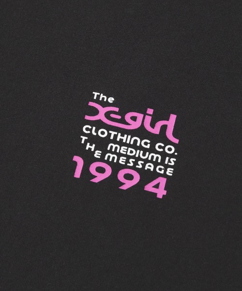 X-girl（エックスガール）の「BOX LOGO AND FACE S/S BIG TEE DRESS（ワンピース・レディース・ホワイト/ブラック・S/M）」の6枚目の写真