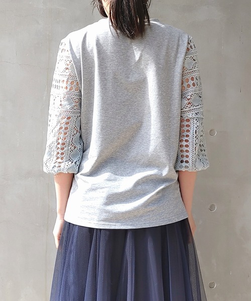 Q（キュー）の「袖レースプルオーバー（Tシャツ/カットソー・レディース・ホワイト/ライトグレー・MEDIUM）」の7枚目の写真