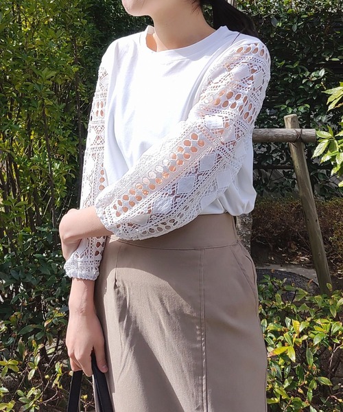 Q（キュー）の「袖レースプルオーバー（Tシャツ/カットソー・レディース・ホワイト/ライトグレー・MEDIUM）」の6枚目の写真