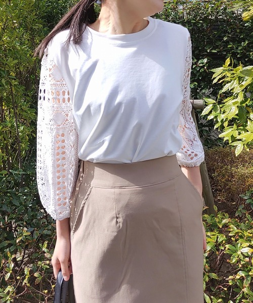 Q（キュー）の「袖レースプルオーバー（Tシャツ/カットソー・レディース・ホワイト/ライトグレー・MEDIUM）」の5枚目の写真