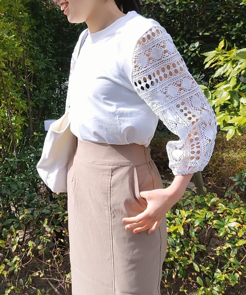 Q（キュー）の「袖レースプルオーバー（Tシャツ/カットソー・レディース・ホワイト/ライトグレー・MEDIUM）」の4枚目の写真