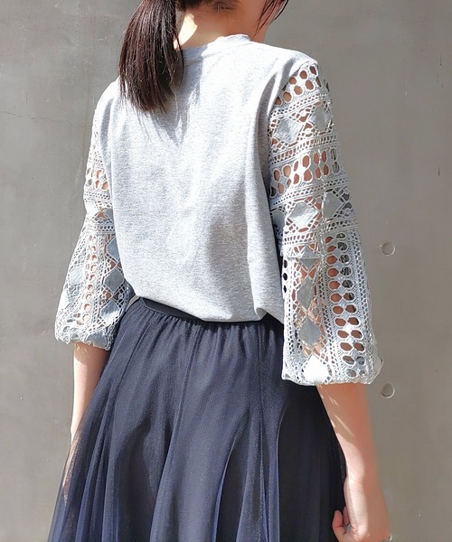 Q（キュー）の「袖レースプルオーバー（Tシャツ/カットソー・レディース・ホワイト/ライトグレー・MEDIUM）」の18枚目の写真