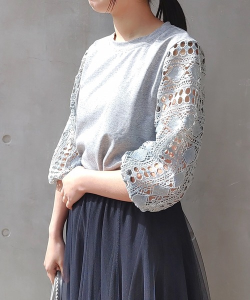 Q（キュー）の「袖レースプルオーバー（Tシャツ/カットソー・レディース・ホワイト/ライトグレー・MEDIUM）」の21枚目の写真