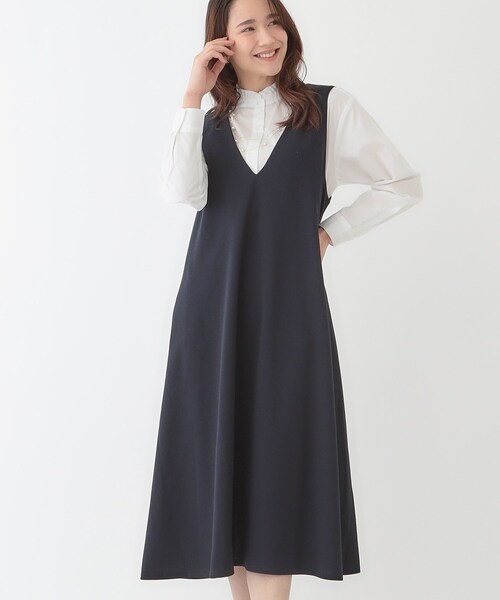 SHOO・LA・RUE（シューラルー）の「【洗える】フレアラインが美しい サラっと着られる Vネックジャンドレ（ワンピース・レディース・ネイビー/ブラック/ナチュラル・01/02/03/04）」の3枚目の写真