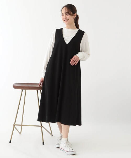 SHOO・LA・RUE（シューラルー）の「【洗える】フレアラインが美しい サラっと着られる Vネックジャンドレ（ワンピース・レディース・ネイビー/ブラック/ナチュラル・01/02/03/04）」の6枚目の写真
