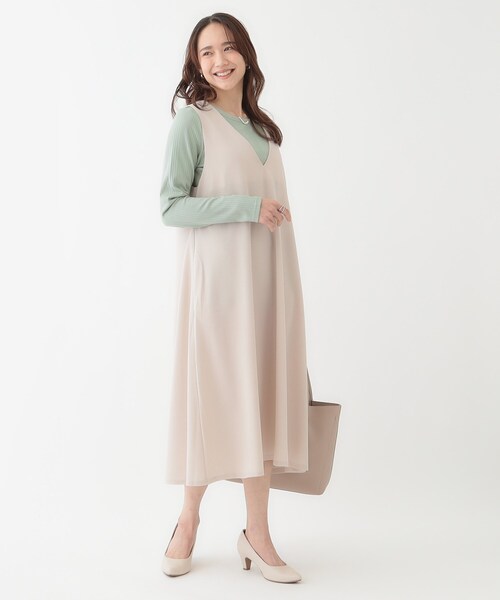 SHOO・LA・RUE（シューラルー）の「【洗える】フレアラインが美しい サラっと着られる Vネックジャンドレ（ワンピース・レディース・ネイビー/ブラック/ナチュラル・01/02/03/04）」の10枚目の写真