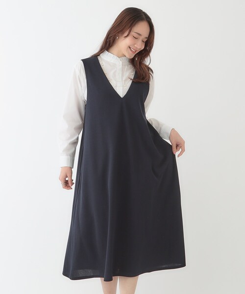 SHOO・LA・RUE（シューラルー）の「【洗える】フレアラインが美しい サラっと着られる Vネックジャンドレ（ワンピース・レディース・ネイビー/ブラック/ナチュラル・01/02/03/04）」の12枚目の写真
