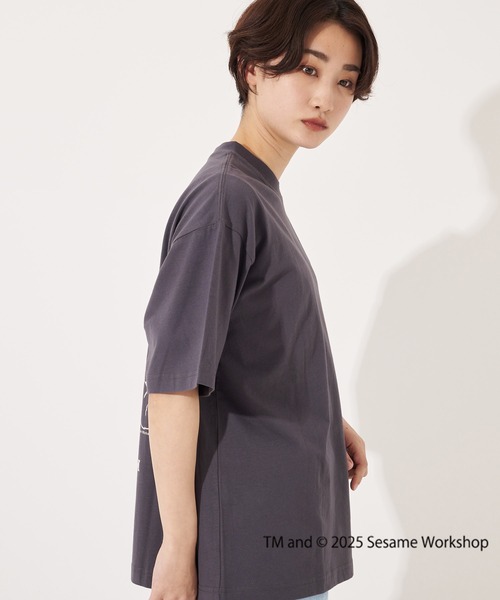 FRUIT OF THE LOOM(フルーツオブザルーム)の「SESAME STREET×FTL Illust T-Shirt E / コラボ / セサミストリート / 半袖 / バック / キャラクター / イラスト / プリント / ワンポイント / ロゴ / ユニセックス(Tシャツ/カットソー・メンズ・ミント/ブラック・S/M/L)」の4枚目の写真