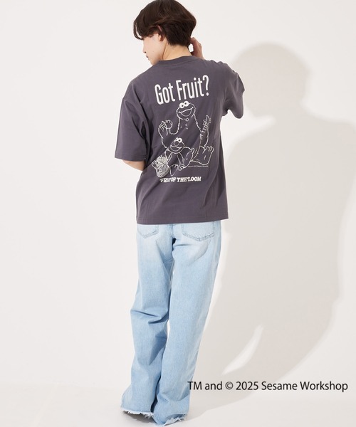 FRUIT OF THE LOOM(フルーツオブザルーム)の「SESAME STREET×FTL Illust T-Shirt E / コラボ / セサミストリート / 半袖 / バック / キャラクター / イラスト / プリント / ワンポイント / ロゴ / ユニセックス(Tシャツ/カットソー・メンズ・ミント/ブラック・S/M/L)」の8枚目の写真