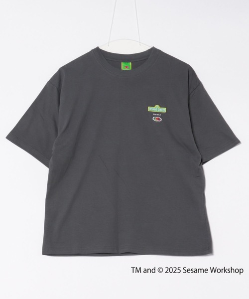 FRUIT OF THE LOOM(フルーツオブザルーム)の「SESAME STREET×FTL Illust T-Shirt E / コラボ / セサミストリート / 半袖 / バック / キャラクター / イラスト / プリント / ワンポイント / ロゴ / ユニセックス(Tシャツ/カットソー・メンズ・ミント/ブラック・S/M/L)」の9枚目の写真