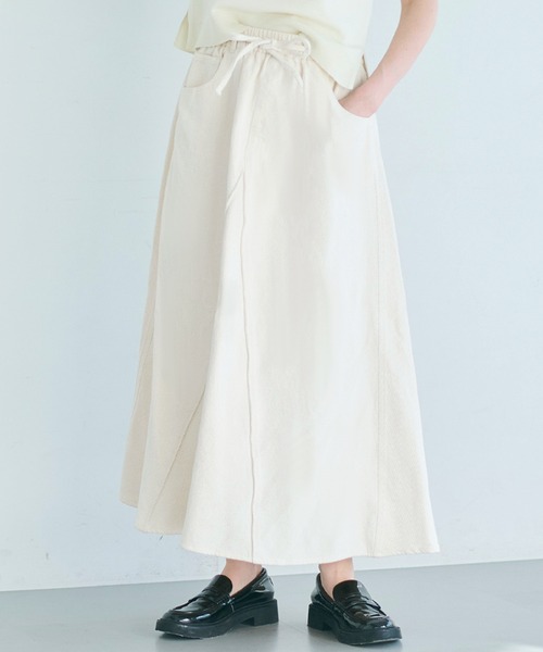 coca(coca)(コカ)の「【WEB限定セール】度甘デニムフレアスカート(スカート・レディース・アイボリー/ブルー・S/L/M)」の1枚目の写真