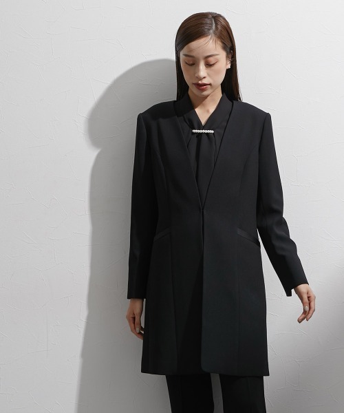 nissen（ニッセン）の「袱紗も入るポケット付き｜喪服・礼服｜洗える｜防しわ（イージーケア）｜ストレッチ｜ノーカラージャケット｜3点セット｜ジャケット｜ブラウス｜パンツ｜フロントファスナー｜〔Callarus〕（スーツセット・レディース・ブラック・M/L/LL/3L/S）」の5枚目の写真