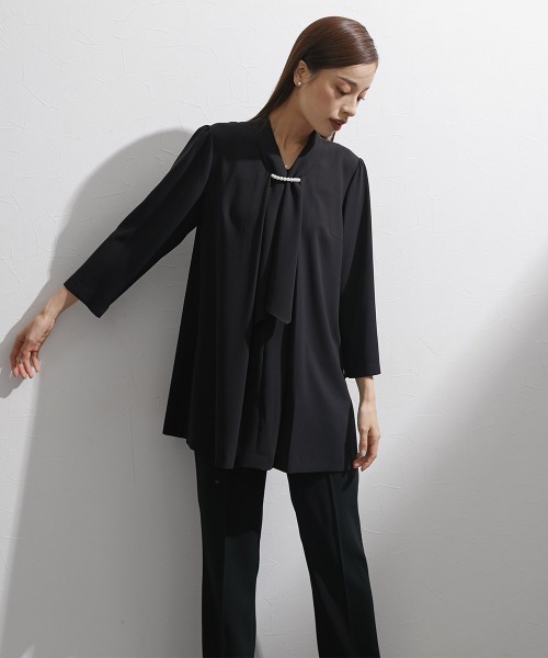 nissen（ニッセン）の「袱紗も入るポケット付き｜喪服・礼服｜洗える｜防しわ（イージーケア）｜ストレッチ｜ノーカラージャケット｜3点セット｜ジャケット｜ブラウス｜パンツ｜フロントファスナー｜〔Callarus〕（スーツセット・レディース・ブラック・M/L/LL/3L/S）」の14枚目の写真
