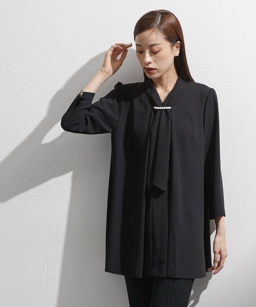 nissen（ニッセン）の「袱紗も入るポケット付き｜喪服・礼服｜洗える｜防しわ（イージーケア）｜ストレッチ｜ノーカラージャケット｜3点セット｜ジャケット｜ブラウス｜パンツ｜フロントファスナー｜〔Callarus〕（スーツセット・レディース・ブラック・M/L/LL/3L/S）」の16枚目の写真