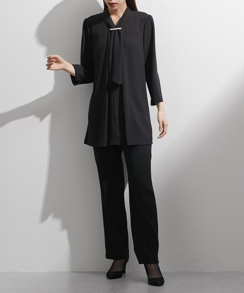 nissen（ニッセン）の「袱紗も入るポケット付き｜喪服・礼服｜洗える｜防しわ（イージーケア）｜ストレッチ｜ノーカラージャケット｜3点セット｜ジャケット｜ブラウス｜パンツ｜フロントファスナー｜〔Callarus〕（スーツセット・レディース・ブラック・M/L/LL/3L/S）」の17枚目の写真