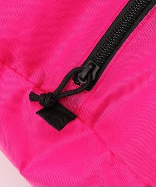 minimal（ミニマル）の「【軽量】ポケッタブルバッグ10L（バックパック/リュック・キッズ・ブラック/ピンク/オレンジ/イエロー/黄緑系/ネイビー・F）」の9枚目の写真