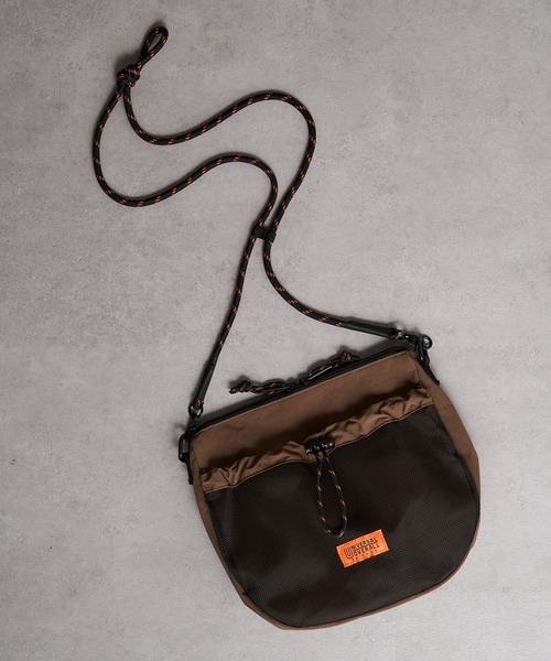 UNIVERSAL OVERALL（ユニバーサルオーバーオール）の「【UNIVERSAL OVERALL】UO フロントメッシュザイルショルダー UVO-195（ショルダーバッグ・レディース・ブラック/ベージュ/ブルー/ライトグレー/モカ/オレンジ・FREE）」の3枚目の写真
