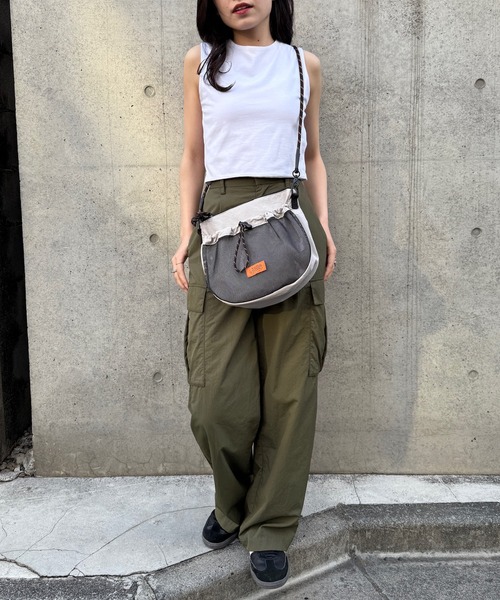 UNIVERSAL OVERALL（ユニバーサルオーバーオール）の「【UNIVERSAL OVERALL】UO フロントメッシュザイルショルダー UVO-195（ショルダーバッグ・レディース・ブラック/ベージュ/ブルー/ライトグレー/モカ/オレンジ・FREE）」の12枚目の写真