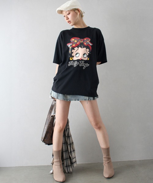 SpRay(スプレイ)の「ベティープリントビッグTシャツ(Tシャツ/カットソー・レディース・オフホワイト/チャコールグレー/ブラック・FREE)」の9枚目の写真