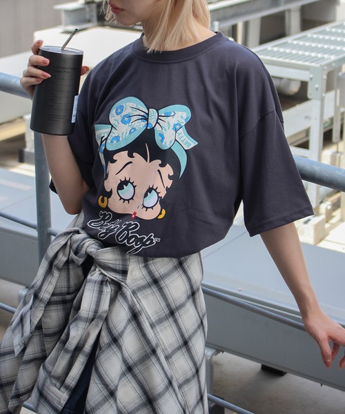 SpRay(スプレイ)の「ベティープリントビッグTシャツ(Tシャツ/カットソー・レディース・オフホワイト/チャコールグレー/ブラック・FREE)」の21枚目の写真