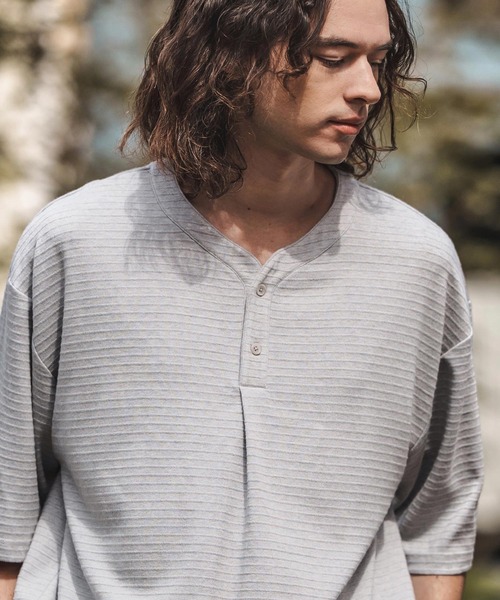 mt9657-Border Dobby Jacquard Henley Neck Cut sew Tシャツ（T