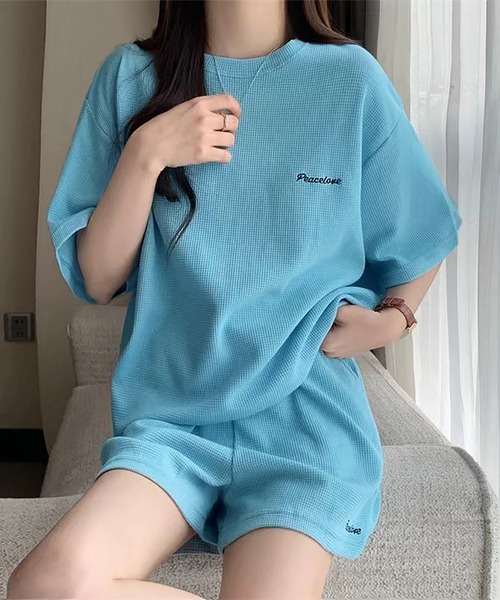 LAFFMO（ラフモ）の「ワンポイント刺繍Tシャツ＆ショートパンツ 上下セット（スウェット・レディース・ベージュ/ダークグレー/ブルー・L/M）」の3枚目の写真