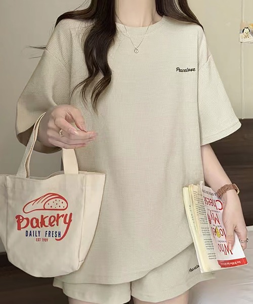 LAFFMO（ラフモ）の「ワンポイント刺繍Tシャツ＆ショートパンツ 上下セット（スウェット・レディース・ベージュ/ダークグレー/ブルー・L/M）」の10枚目の写真