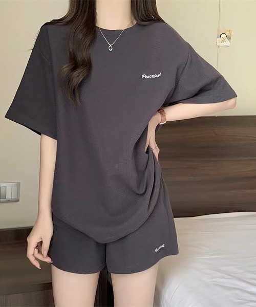 LAFFMO（ラフモ）の「ワンポイント刺繍Tシャツ＆ショートパンツ 上下セット（スウェット・レディース・ベージュ/ダークグレー/ブルー・L/M）」の4枚目の写真